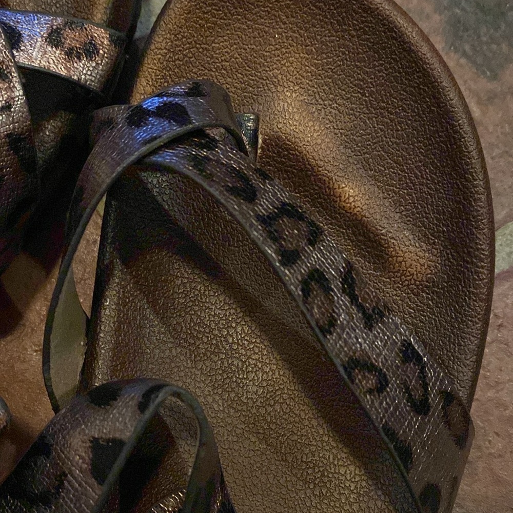 NWOT Volatile Sandals - Picture 3 of 5